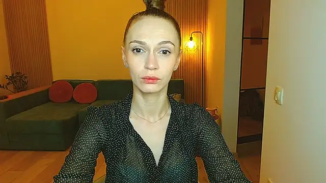 Snapshot of Lady_Sunshine_ chatting on 12/01/25, 07:35 Lady Sunshine online show from 12/01/25, 07:35