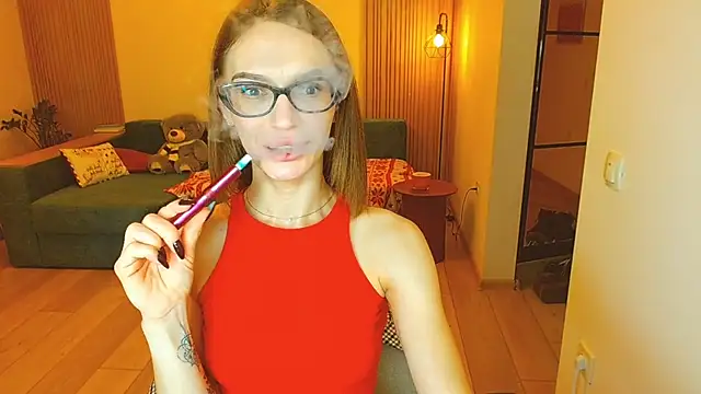 Snapshot of Lady_Sunshine_ chatting on 12/14/25, 09:03 Lady Sunshine online show from 12/14/25, 09:03