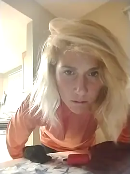 Skippydippy99 online show from 12/14/25, 08:09