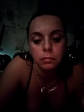 Snapshot of ShysluutGia chatting on 10/31/25, 08:48 ShysluutGia online show from 10/31/25, 08:48