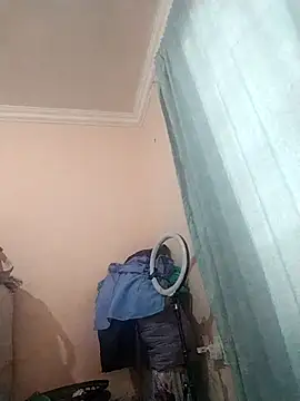 prettiechanti online show from 10/14/25, 03:57