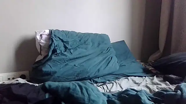 Snapshot of sheiku chatting on 10/18/25, 03:24 sheiku online show from 10/18/25, 03:24