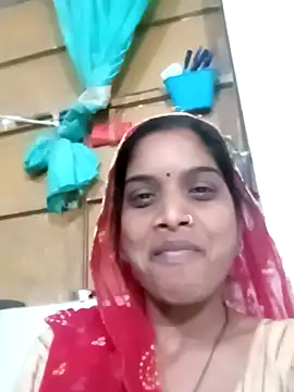 Snapshot of Seema1x chatting on 02/20/25, 06:28 Seema1x online show from 02/20/25, 06:28