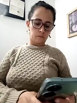 Snapshot of Alanna_11 chatting on 02/12/25, 01:41 Alanna 11 online show from 02/12/25, 01:41