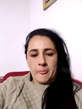 Snapshot of Alanna_11 chatting on 10/05/25, 03:27 Alanna 11 online show from 10/05/25, 03:27