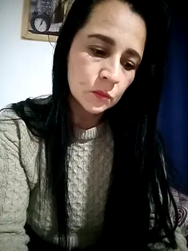 Snapshot of Alanna_11 chatting on 10/16/25, 04:13 Alanna 11 online show from 10/16/25, 04:13