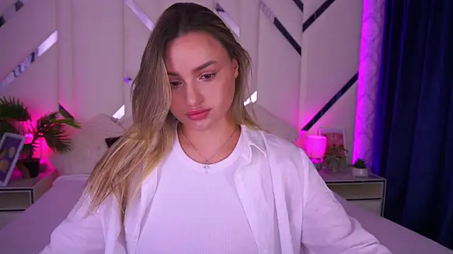 Snapshot of LindsieGreyy chatting on 09/24/25, 06:17 LindsieGreyy online show from 09/24/25, 06:17