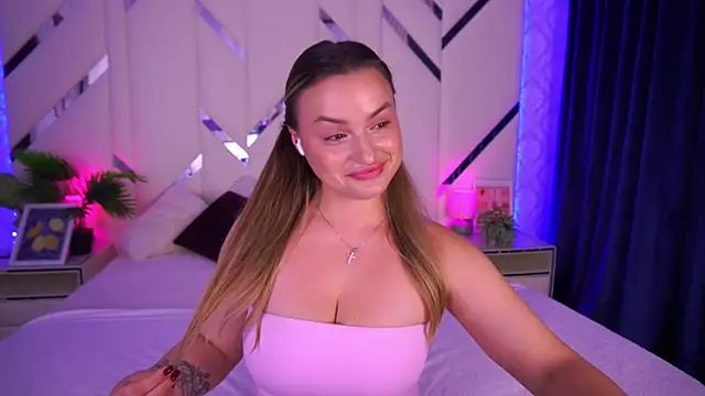 Snapshot of LindsieGreyy chatting on 10/03/25, 06:43 LindsieGreyy online show from 10/03/25, 06:43