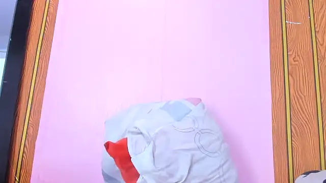 Snapshot of camilagreeco chatting on 10/03/25, 01:52 camilagreeco online show from 10/03/25, 01:52