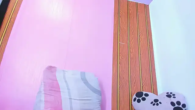 Snapshot of camilagreeco chatting on 10/11/25, 01:53 camilagreeco online show from 10/11/25, 01:53