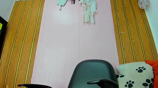 Snapshot of camilagreeco chatting on 10/20/25, 01:44 camilagreeco online show from 10/20/25, 01:44