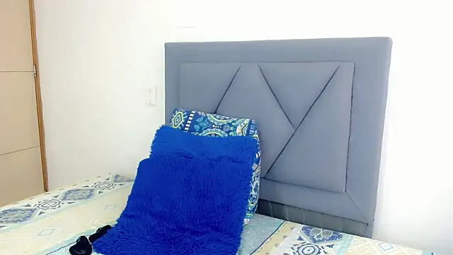 Snapshot of dominic_00 chatting on 11/05/25, 07:14 dominic 00 online show from 11/05/25, 07:14