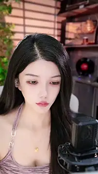 Snapshot of vv-77 chatting on 09/19/25, 05:13 vv-77 online show from 09/19/25, 05:13