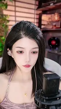 Snapshot of vv-77 chatting on 09/23/25, 09:18 vv-77 online show from 09/23/25, 09:18