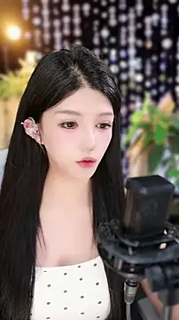 Snapshot of vv-77 chatting on 11/07/25, 03:56 vv-77 online show from 11/07/25, 03:56