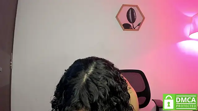 Dhalila  online show from 11/06/25, 01:17