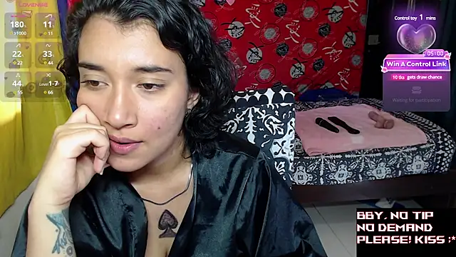 Snapshot of Robin_H00t chatting on 03/22/25, 09:10 Robin H00t online show from 03/22/25, 09:10