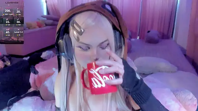 Snapshot of Angelica_Reborn chatting on 09/21/25, 05:47 Angelica Reborn online show from 09/21/25, 05:47