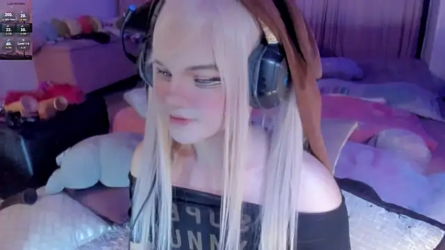 Snapshot of Angelica_Reborn chatting on 10/04/25, 06:44 Angelica Reborn online show from 10/04/25, 06:44