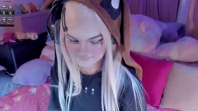 Snapshot of Angelica_Reborn chatting on 10/24/25, 03:36 Angelica Reborn online show from 10/24/25, 03:36