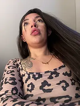 KarolVega- online show from 02/18/25, 01:10
