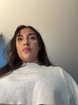 KarolVega- online show from 02/25/25, 06:09