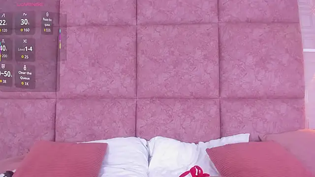 Snapshot of LilyRoxi chatting on 12/13/25, 09:53 LilyRoxi online show from 12/13/25, 09:53