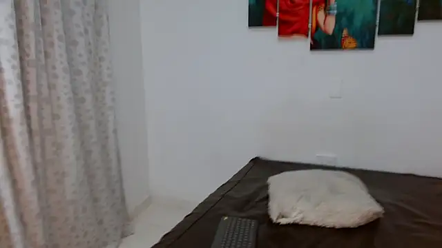 Selena fox7 online show from 02/25/25, 11:22