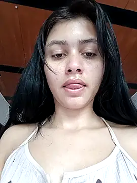 Snapshot of CHLOE_ISABELL chatting on 09/28/25, 04:56 CHLOE ISABELL online show from 09/28/25, 04:56