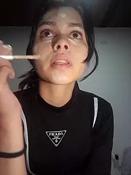 Snapshot of CHLOE_ISABELL chatting on 10/01/25, 02:39 CHLOE ISABELL online show from 10/01/25, 02:39