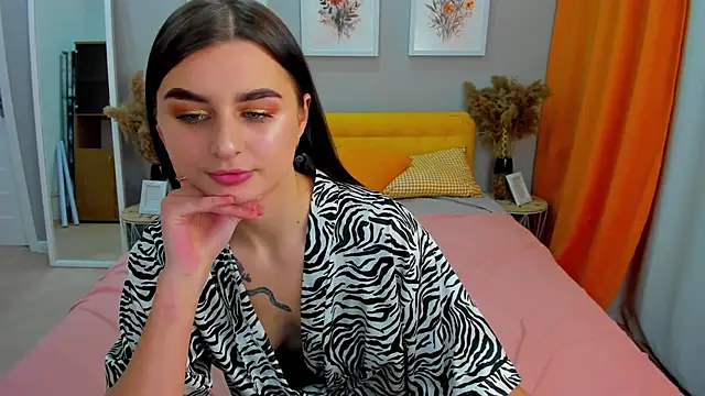 Snapshot of EmmaOlsen4u chatting on 02/23/25, 04:35 EmmaOlsen4u online show from 02/23/25, 04:35
