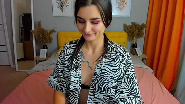 Snapshot of EmmaOlsen4u chatting on 02/24/25, 04:36 EmmaOlsen4u online show from 02/24/25, 04:36