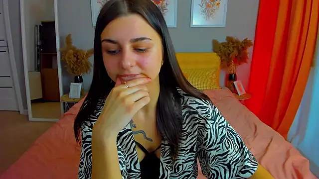 Snapshot of EmmaOlsen4u chatting on 02/25/25, 07:20 EmmaOlsen4u online show from 02/25/25, 07:20