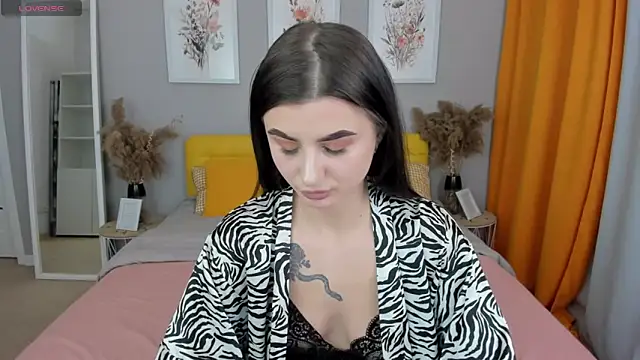 Snapshot of EmmaOlsen4u chatting on 03/01/25, 01:51 EmmaOlsen4u online show from 03/01/25, 01:51
