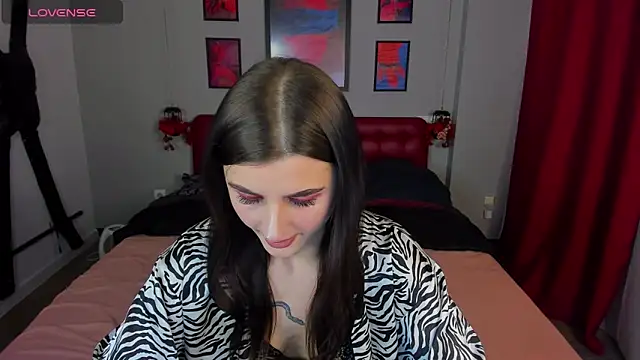 Snapshot of EmmaOlsen4u chatting on 03/04/25, 07:41 EmmaOlsen4u online show from 03/04/25, 07:41