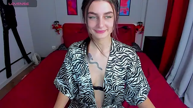 Snapshot of EmmaOlsen4u chatting on 03/07/25, 04:44 EmmaOlsen4u online show from 03/07/25, 04:44
