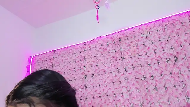 Lynda Bonnie online show from 11/20/25, 02:28