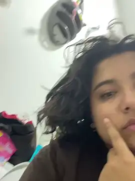 emyrose2 online show from 02/23/25, 07:44