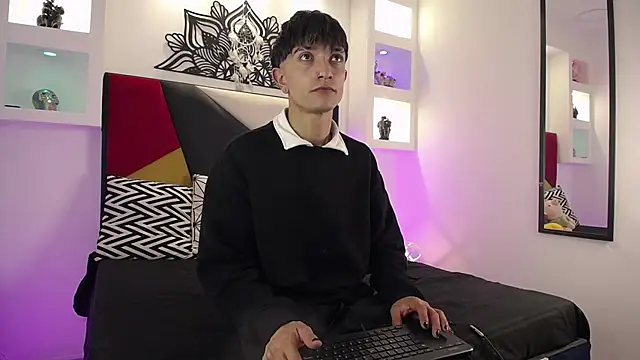 Snapshot of MaikyCooper chatting on 03/09/25, 05:33 MaikyCooper online show from 03/09/25, 05:33