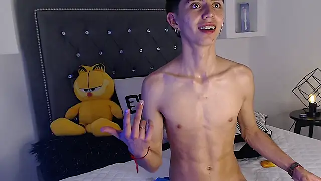 Snapshot of MaikyCooper chatting on 03/17/25, 04:51 MaikyCooper online show from 03/17/25, 04:51