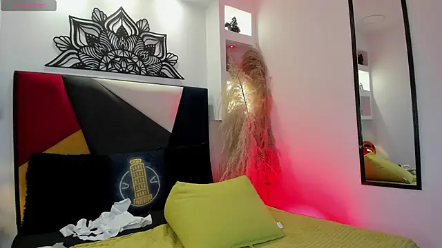 Snapshot of MaikyCooper chatting on 10/08/25, 08:39 MaikyCooper online show from 10/08/25, 08:39