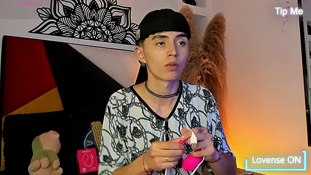 Snapshot of MaikyCooper chatting on 10/10/25, 08:19 MaikyCooper online show from 10/10/25, 08:19