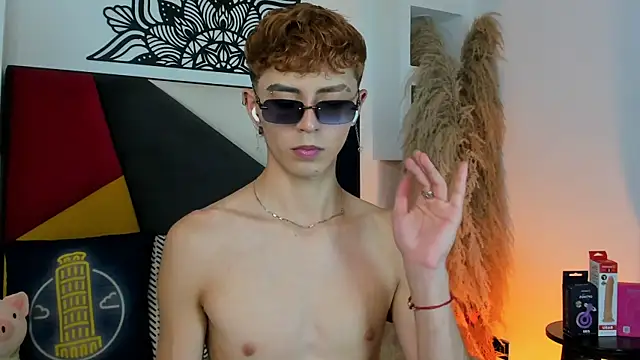 Snapshot of MaikyCooper chatting on 12/02/25, 07:42 MaikyCooper online show from 12/02/25, 07:42