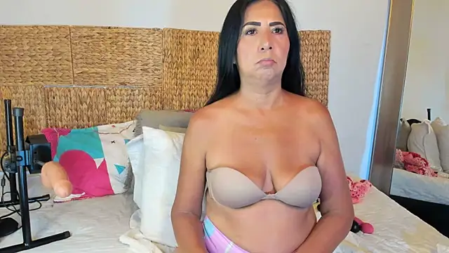 Jackiehmilf52 online show from 06/05/26, 01:17