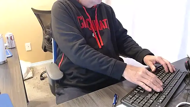 olderandwiser2 online show from 03/05/25, 10:43