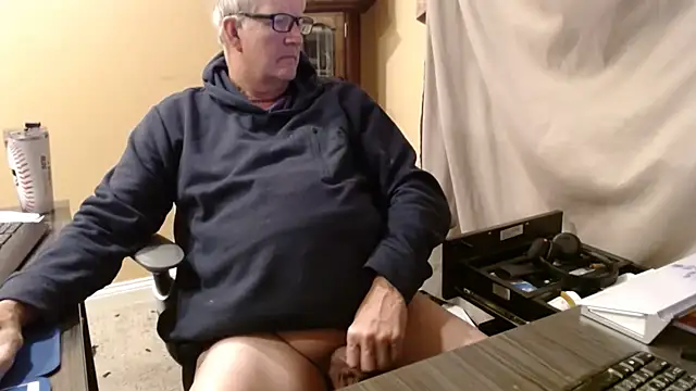 olderandwiser2 online show from 12/02/25, 05:13