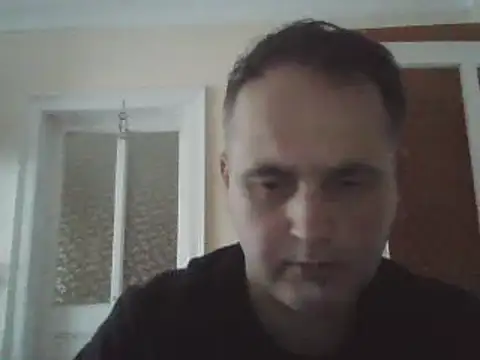 Snapshot of Szolga10 chatting on 03/04/25, 04:09 Szolga10 online show from 03/04/25, 04:09