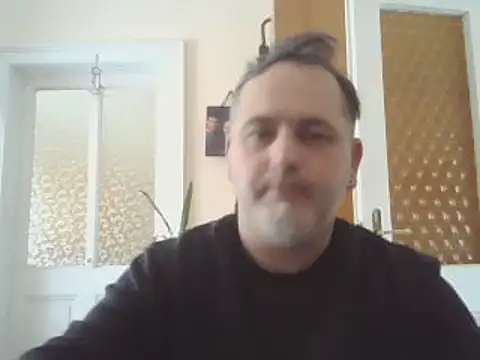 Snapshot of Szolga10 chatting on 03/22/25, 12:14 Szolga10 online show from 03/22/25, 12:14