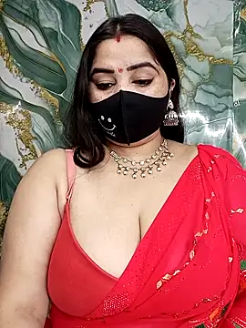 Snapshot of seetatiwari chatting on 11/17/25, 04:57 seetatiwari online show from 11/17/25, 04:57