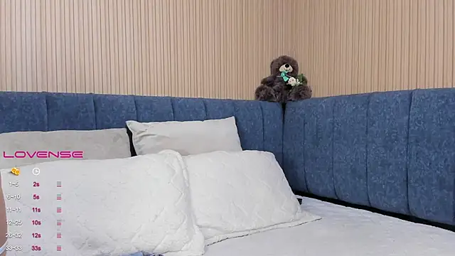 elizabeth 20 online show from 03/10/25, 07:07